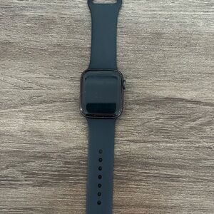 Apple SE 1 Smartwatch with Black Band